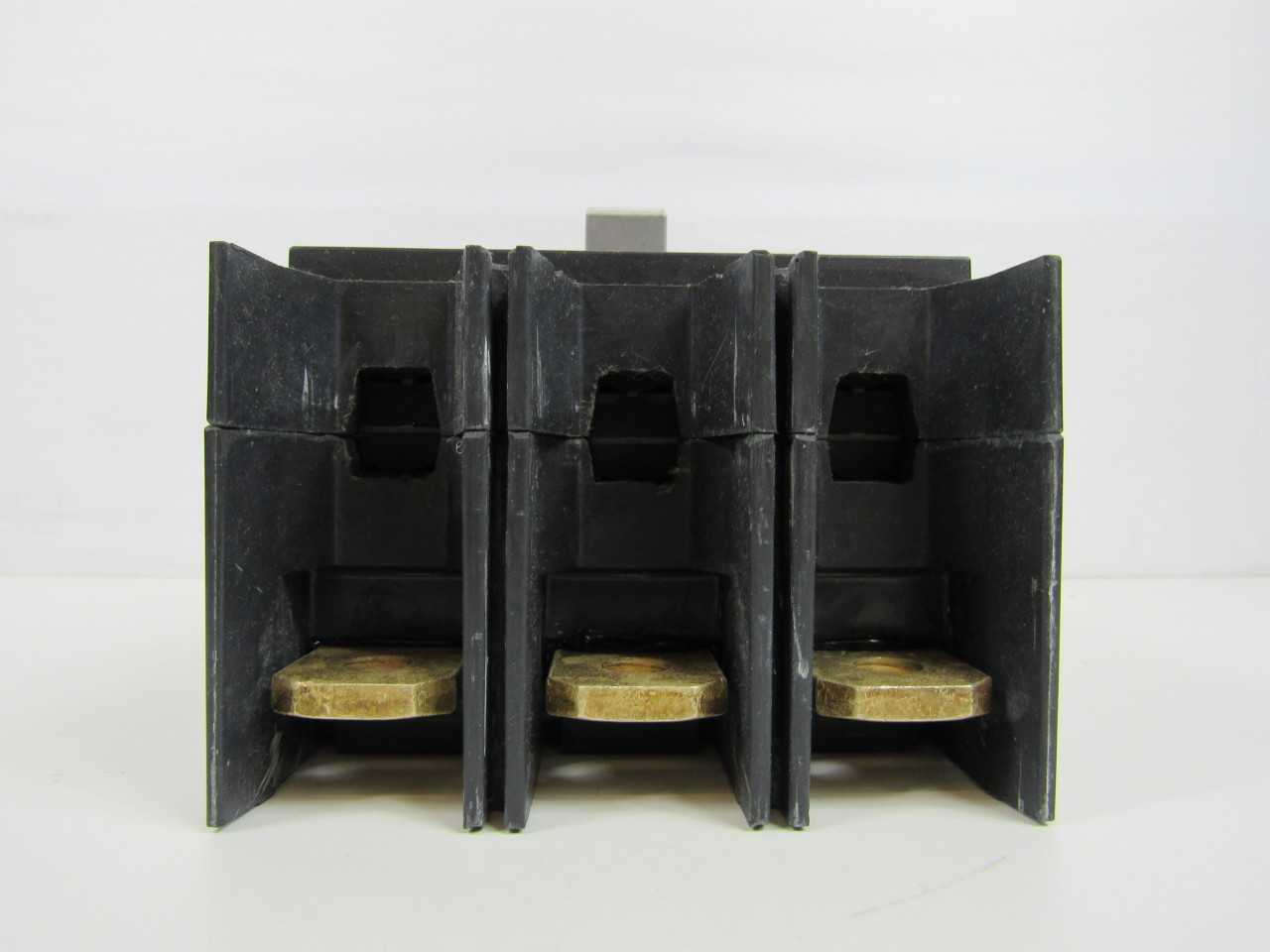 Quantity of 2x MB331WB MCCB/Molded Case Circuit Breakers - CIRCUIT BREAKERS