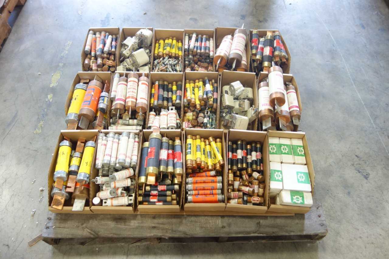1 PALLET OF ASSORTED FUSES - HAND TOOLS