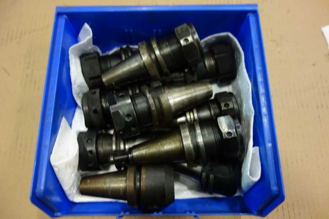LOT OF ASSORTED CAT40 TOOL HOLDERS - PARLEC, NIKKEN - ELECTRIC POWER TOOLS