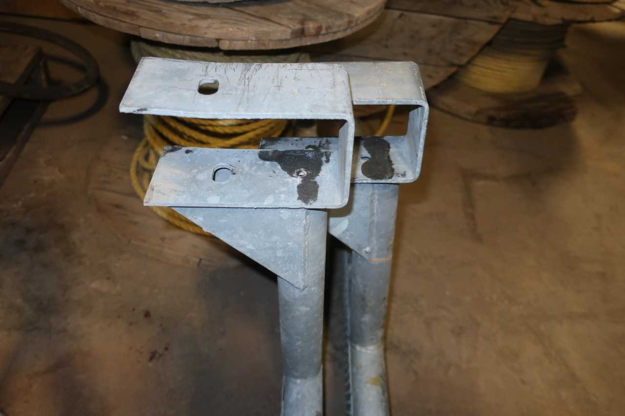 LOT OF 2 HEAVY DUTY RUNNING BOARDS - MISCELLANEOUS
