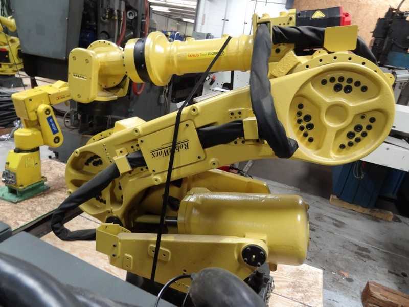 COMPLETELY REFURBISHED FANUC ROBOT R-2000iA/200F WITH R-J3iB CONTROL - INDUSTRIAL ROBOTS