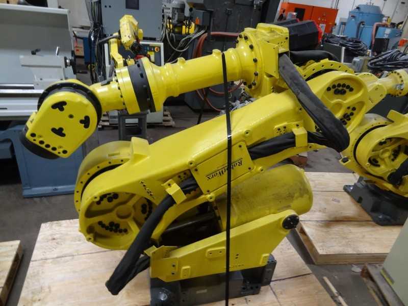 COMPLETELY REFURBISHED FANUC ROBOT R-2000iA/200F WITH R-J3iB CONTROL - INDUSTRIAL ROBOTS