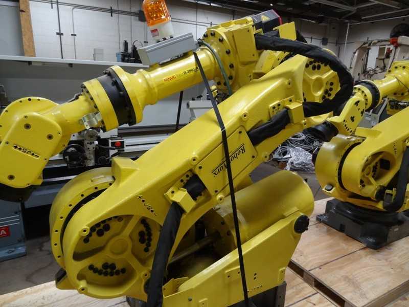 COMPLETELY REFURBISHED FANUC ROBOT R-2000iA/200F WITH R-J3iB CONTROL - INDUSTRIAL ROBOTS