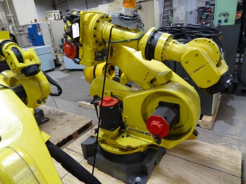 COMPLETELY REFURBISHED FANUC ROBOT R-2000iA/200F WITH R-J3iB CONTROL - INDUSTRIAL ROBOTS