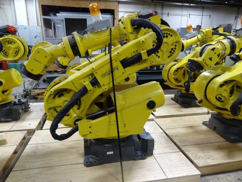 COMPLETELY REFURBISHED FANUC ROBOT R-2000iA/200F WITH R-J3iB CONTROL - INDUSTRIAL ROBOTS