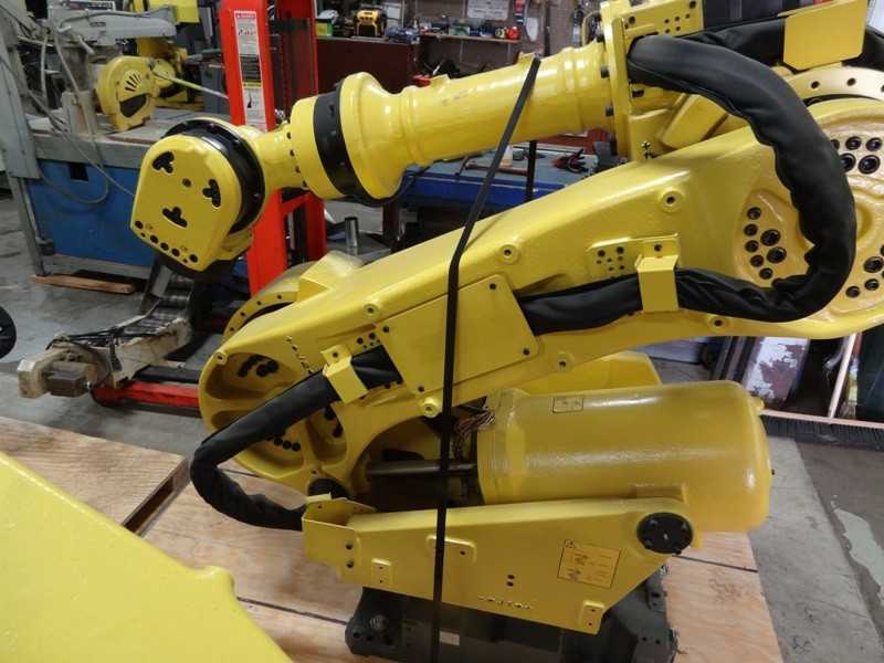 COMPLETELY REFURBISHED FANUC ROBOT R-2000iA/200F WITH R-J3iB CONTROL - INDUSTRIAL ROBOTS