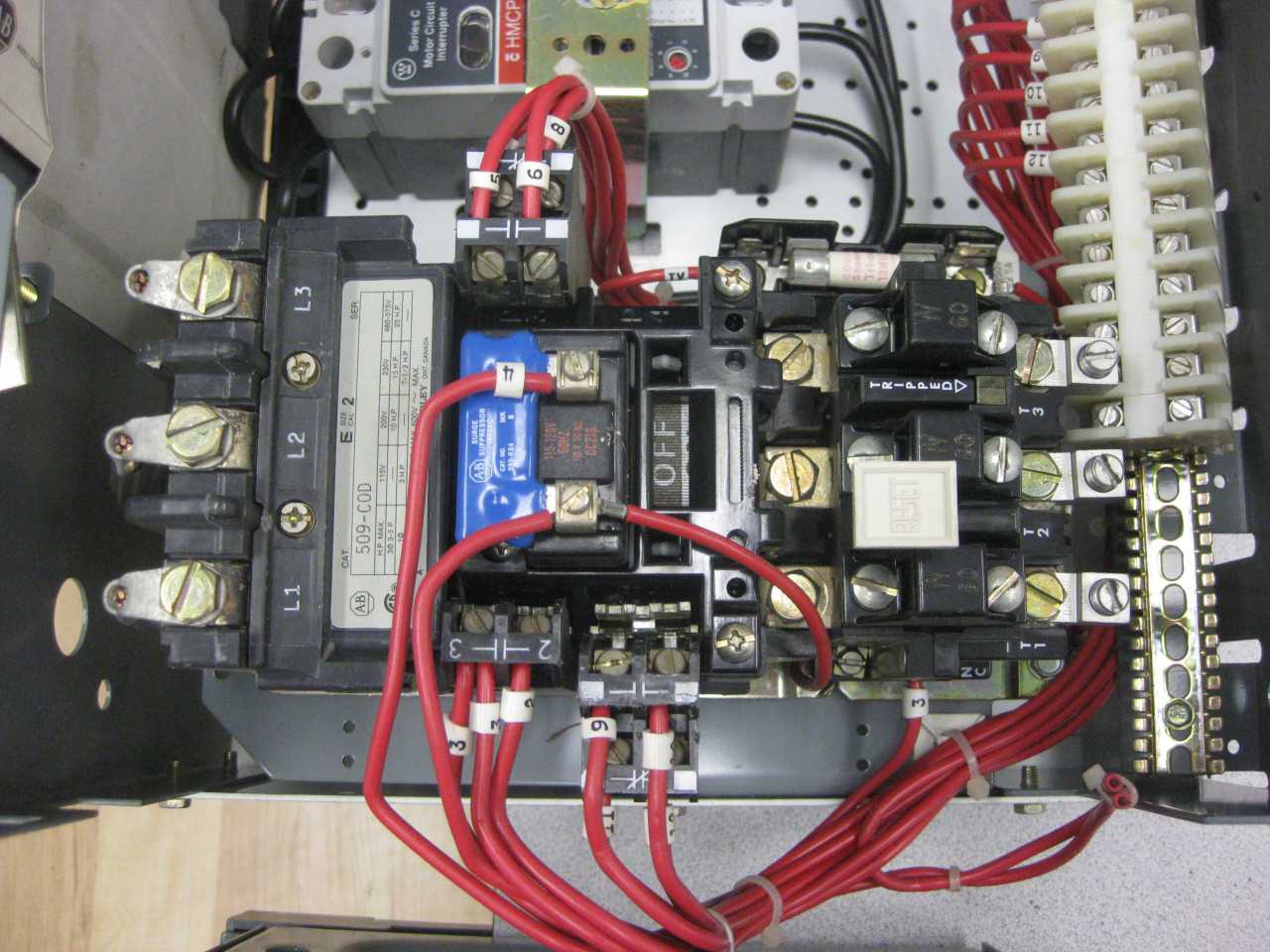 Allen Bradley MCC buckets 50A BREAKERS SIZE 2 STR QTY 2 - MOTOR CONTROL CENTERS