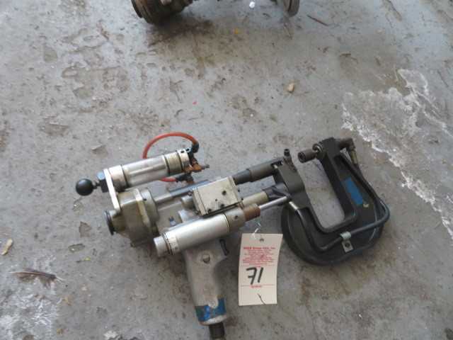 Pneumatic Rivet Gun - MISCELLANEOUS