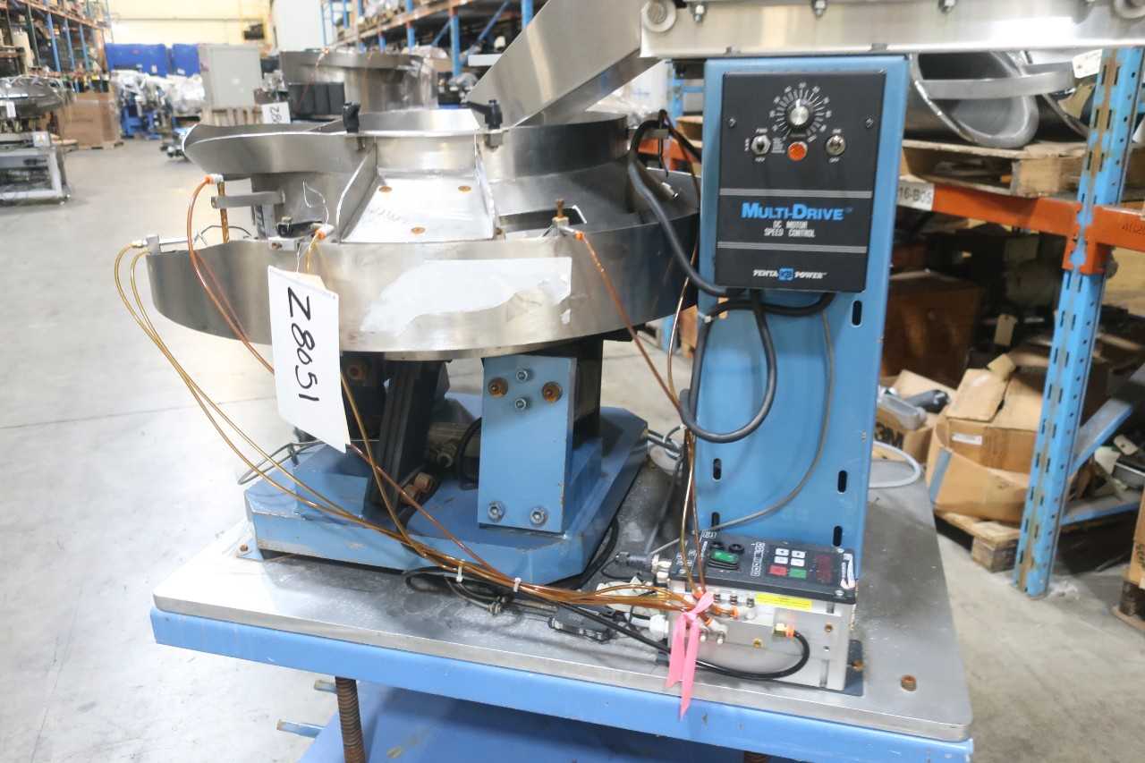 PIONEER FEEDER 18IN CLOCKWISE STRAINLESS VIBRATION BOWL FEEDER STATION W/ HOPPMANN LB3 CRS HOPPER - PROCESS EQUIPMENT