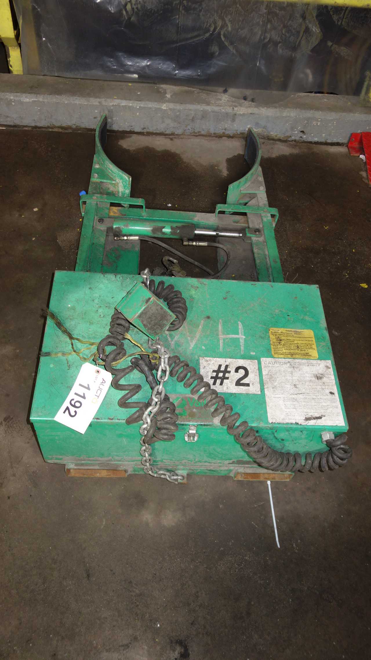 VALLEY CRAFT  FORKLIFT DRUM GRIPPER ATTACHMENT - LIFTING ATTACHMENTS