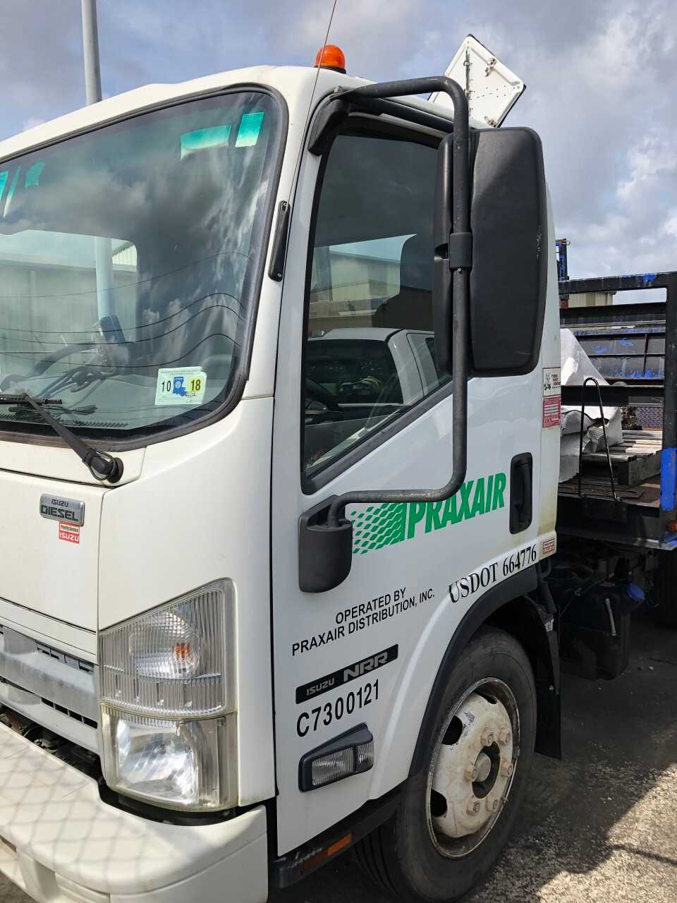 2012 Isuzu NN3 Pallet - MANUAL PALLET JACKS 2012 Isuzu NN3 Pallet - MANUAL PALLET JACKS