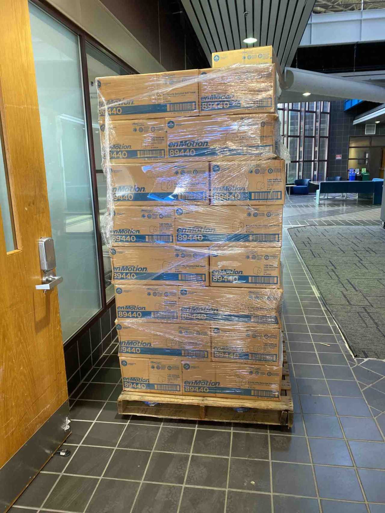 41 Cases enMotion 89400 (2536103) Charleston - MISCELLANEOUS