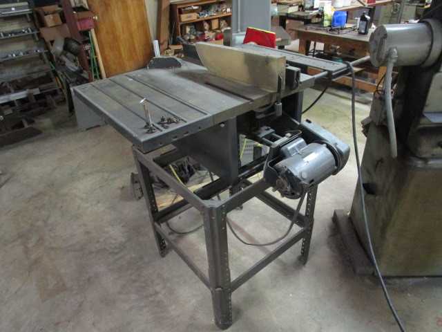 Craftsman 10" Bench Saw - METAL SAWS