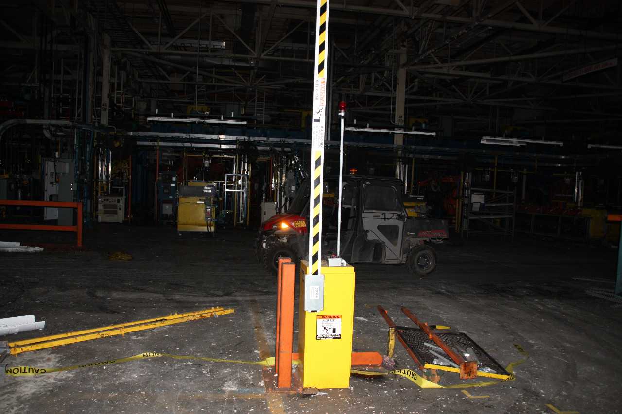 Aisle-Crossing Arm - SAFETY EQUIPMENT