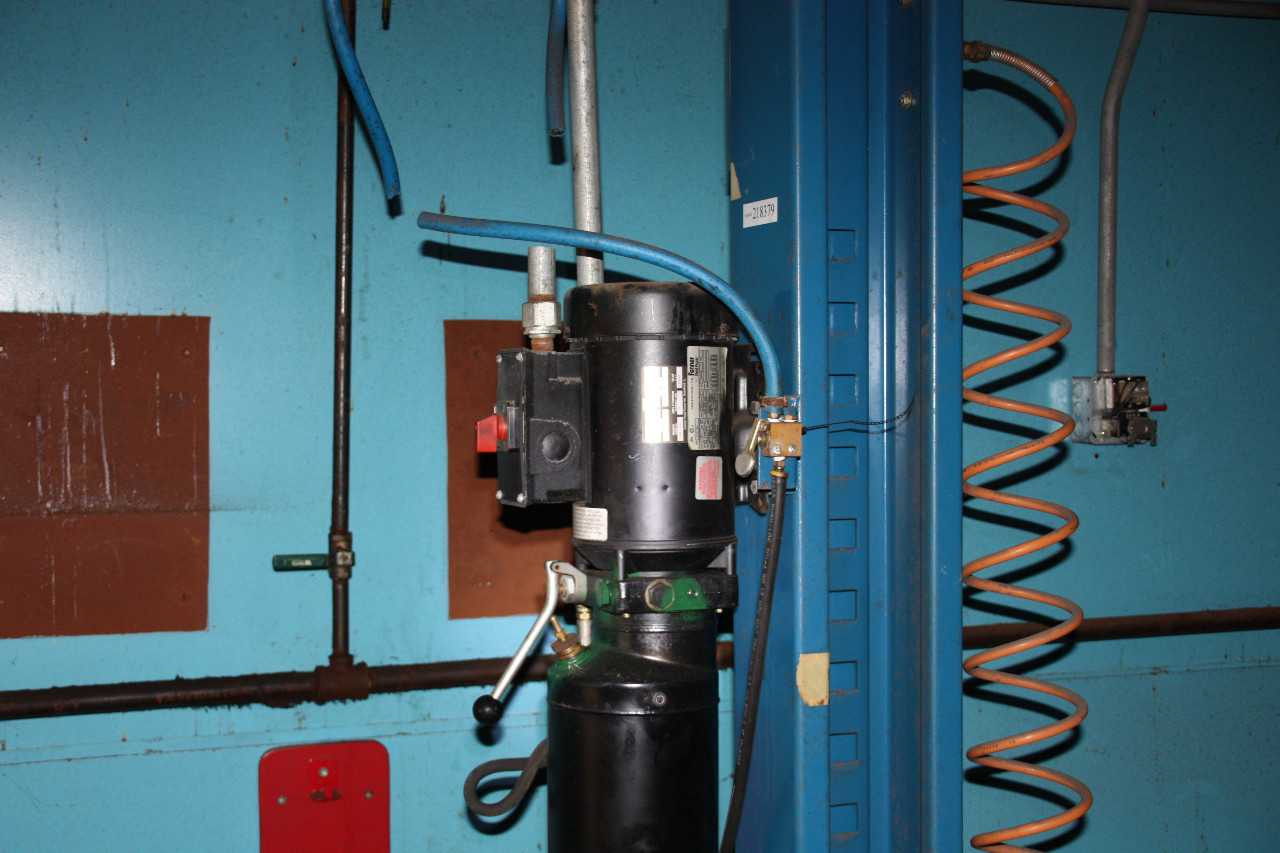 Benwill Auto Hoist - LIFTING EQUIPMENT