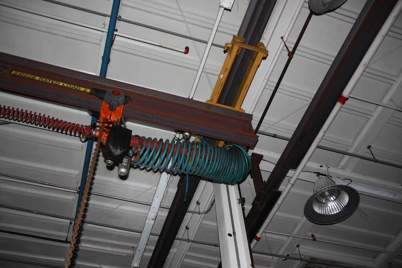 Air Hoist, 2 Ton Capacity - LIFTING EQUIPMENT