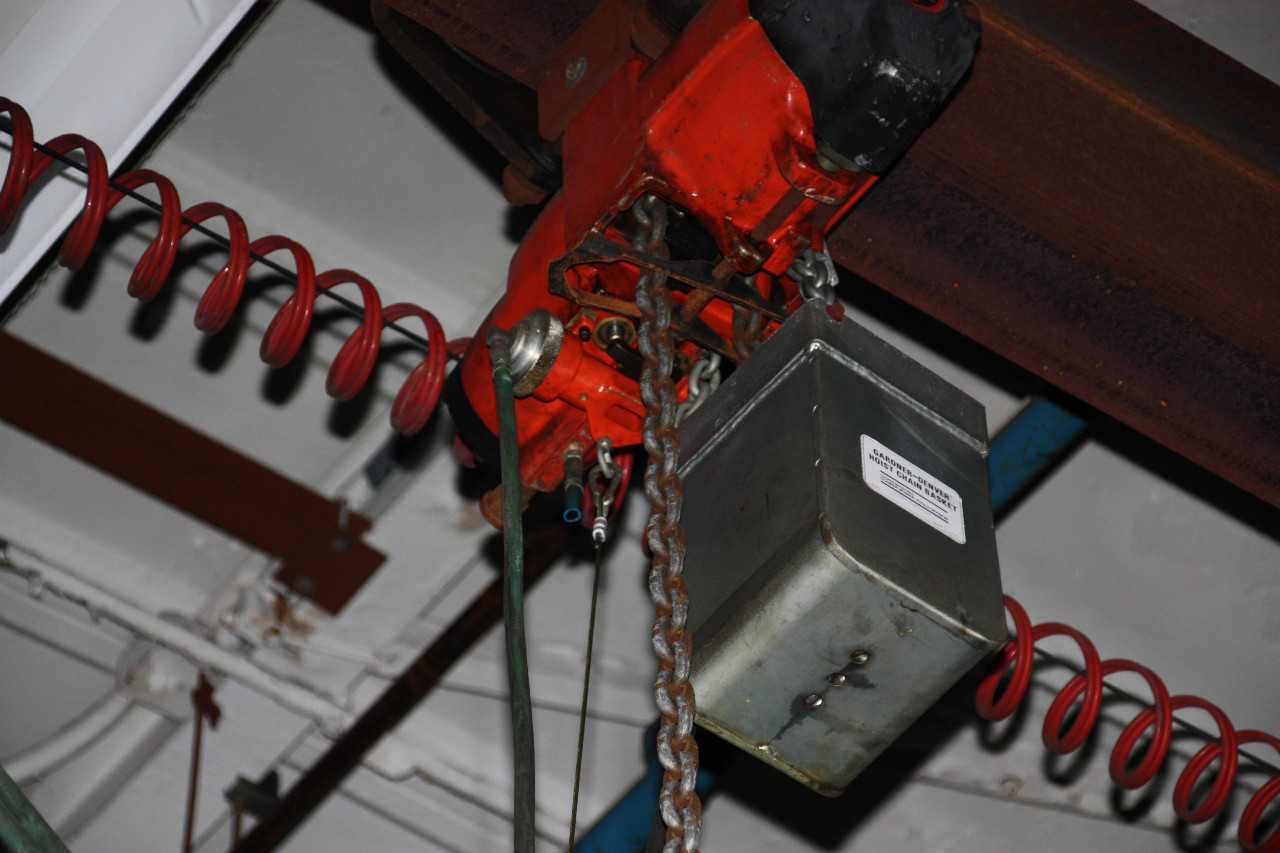 Air Hoist, 2 Ton Capacity - LIFTING EQUIPMENT
