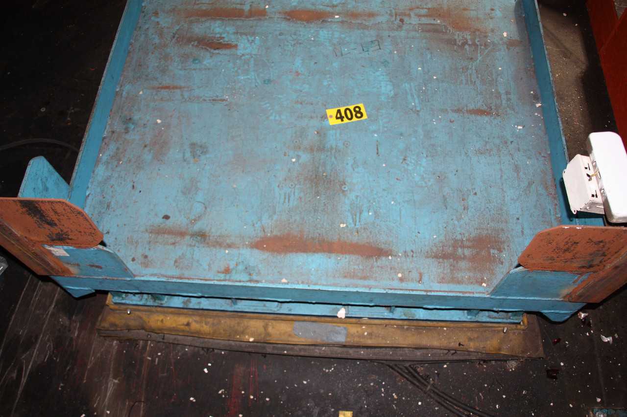 Air Operated Lift Table with Controls, 4' x 4'  - MATERIAL HANDLING