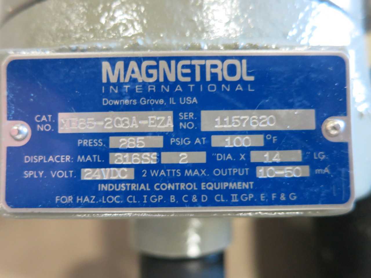 LOT OF 4 MAGNETROL XE65-2Q3A-EZA MODULEVEL EZ SERIES TWO WIRE LEVEL TRANSMITTER 24V-DC 285PSI @ 100F - INSTRUMENTATION