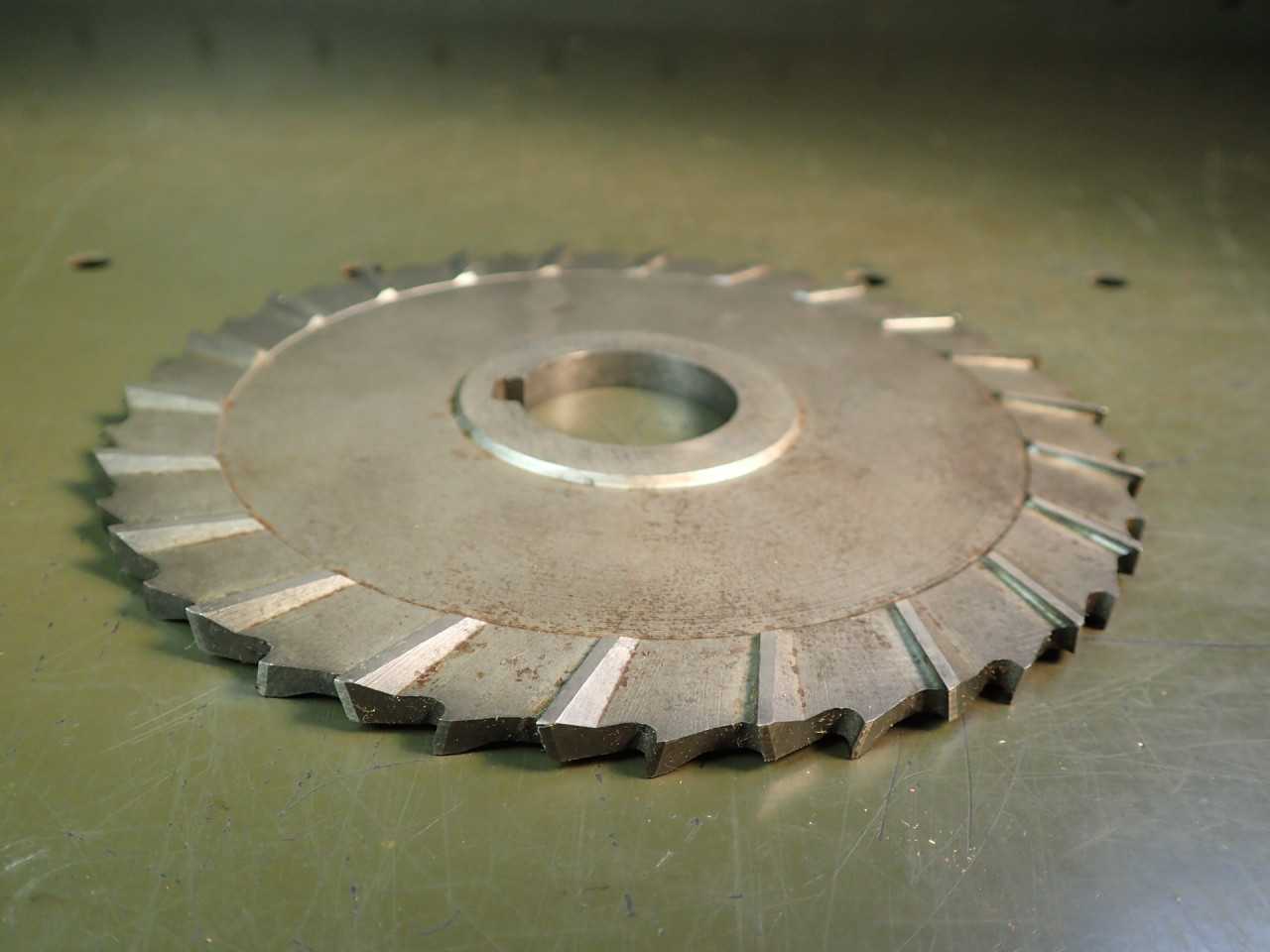 3/16" x 5-3/4" Staggered Tooth Side Mill Milling Cutter, 1-1/4" Arbor Hole - MILLING TOOLS