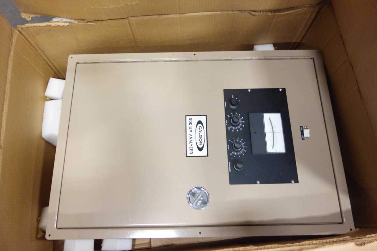 PALLET OF ASSORTED LABORATORY EQUIPMENT - INDUSTRIAL PARTS
