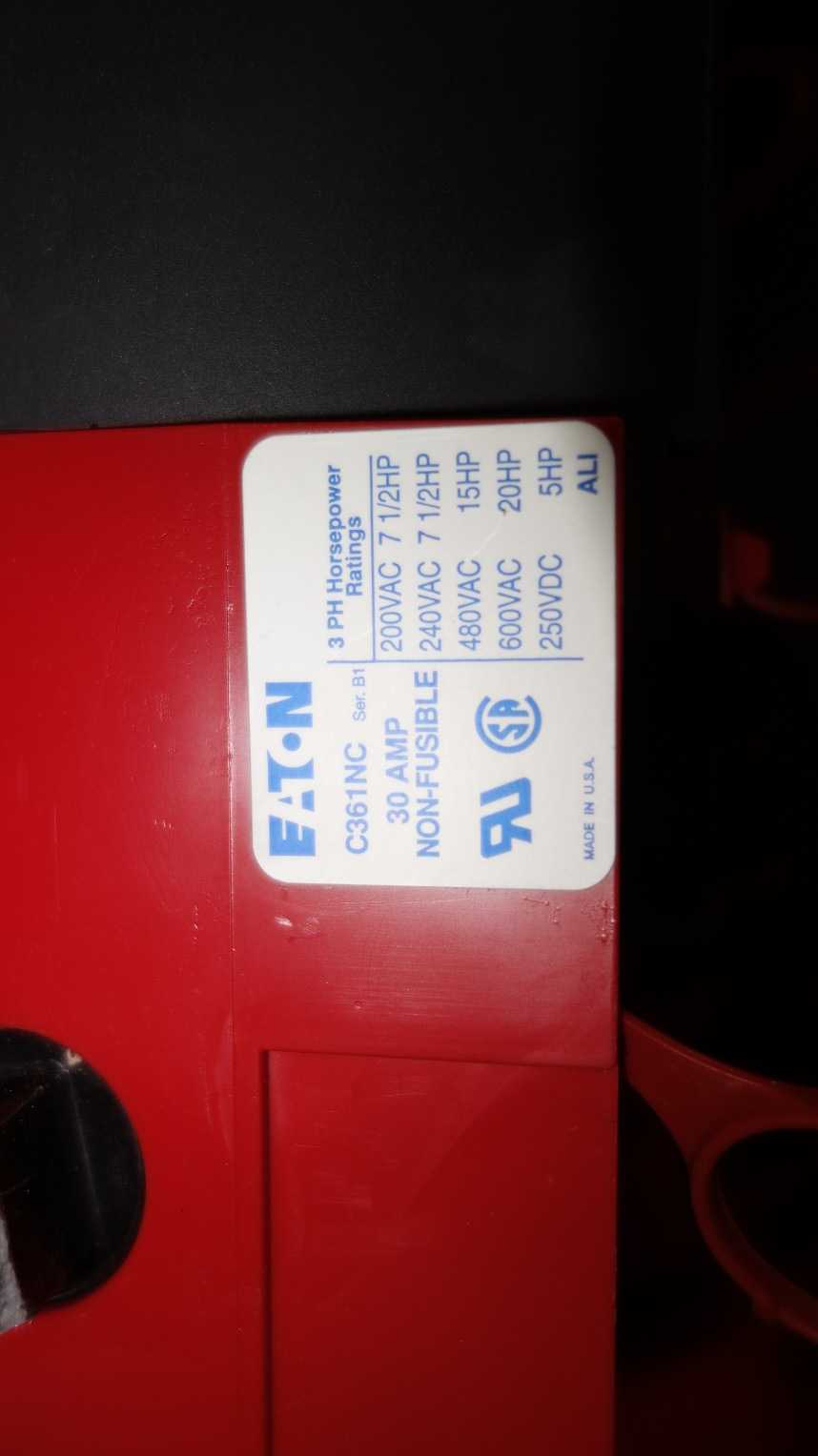 LOT OF 2 BOXES OF EATON C361NC 30A DISCONNECT SWITCHES - DISCONNECT SWITCHES