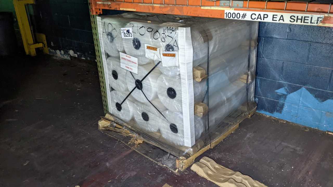 Lot of 2 Polly plastic pallet - PROCESS EQUIPMENT