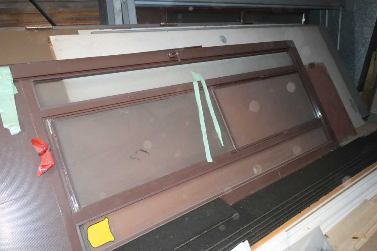 LOT OF 10 ASSORTED DOORS - TRAILER MOUNTED EQUIPMENT