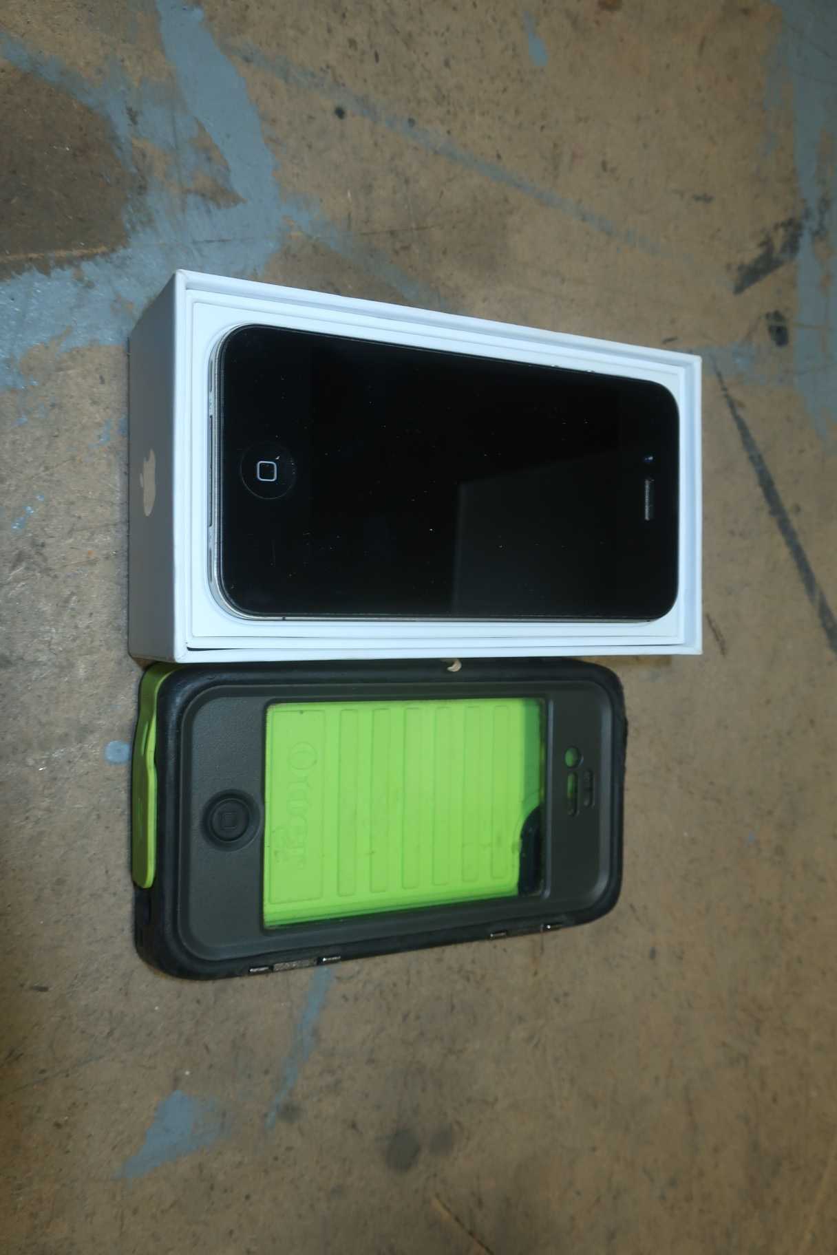 APPLE IPHONE 4S MODEL: A1387 W/ CHARGER, HEADPHONES, OTTERBOX CASE - TELECOMMUNICATION