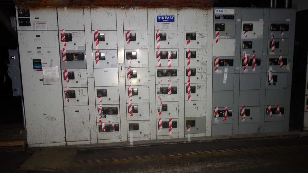 X9 VERTICAL SECTIONS OF EATON FREEDOM 2100 MCC - MOTOR CONTROL CENTERS