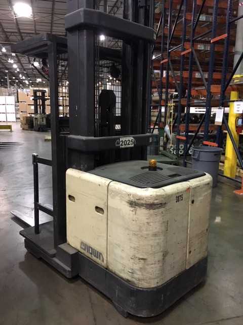 2002-Crown SP 3000 Series Order Picker, Carrollton, TX - ORDER PICKER