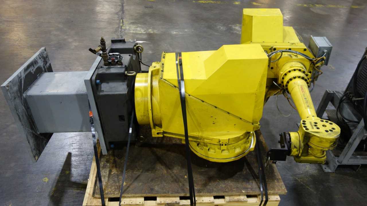 FANUC M-710IW R-J3 ROBOT, A05B-2404-B002 CONTROLLER, A05B-2301-C301 TEACH PENDANT - INDUSTRIAL ROBOTS