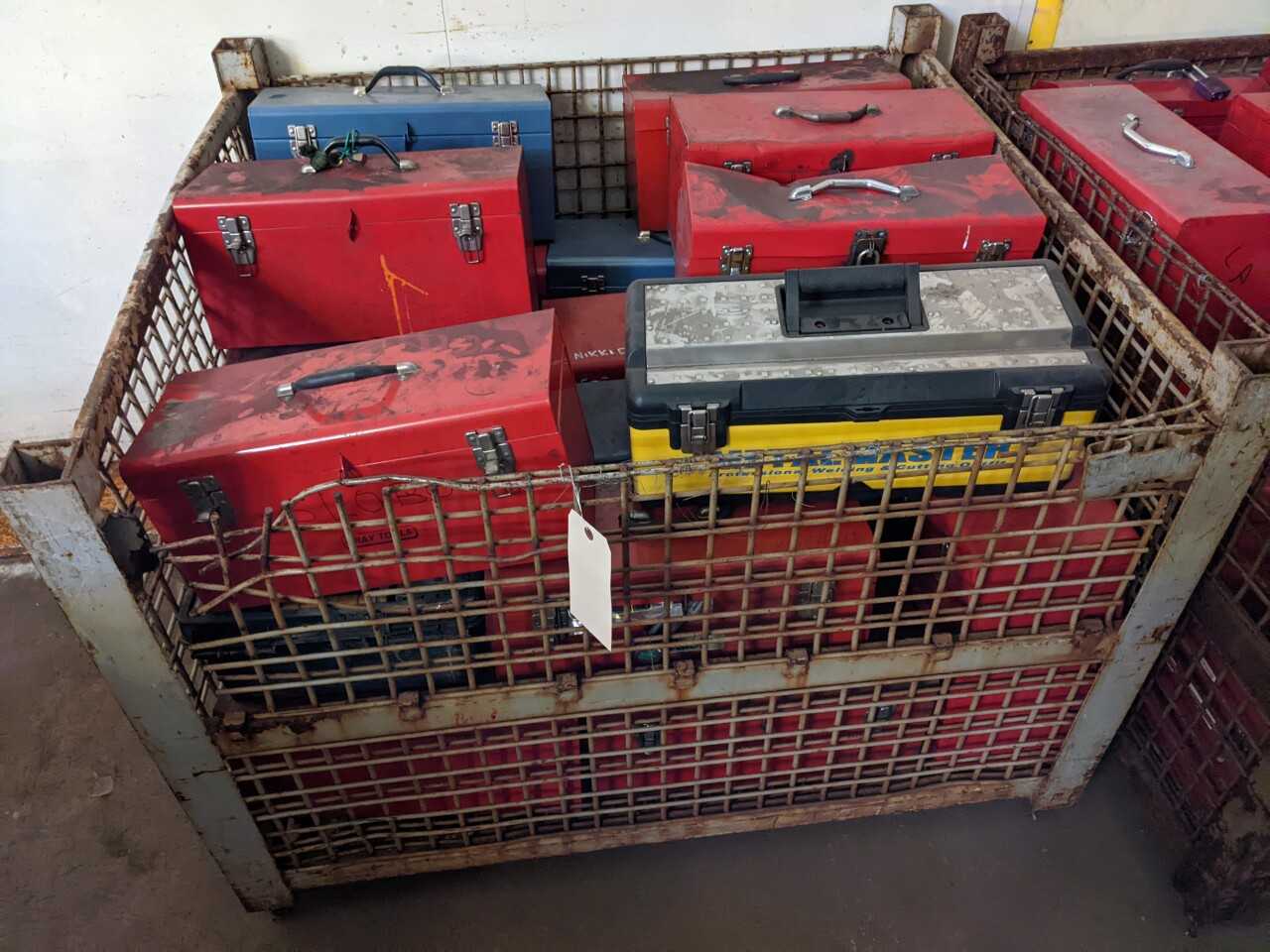 CRATE OF ASSORTED TOOLBOXES WITH CONTENTS, ASSORTED TOOLS, FITTINGS (SOME EMPTY) - HAND TOOLS