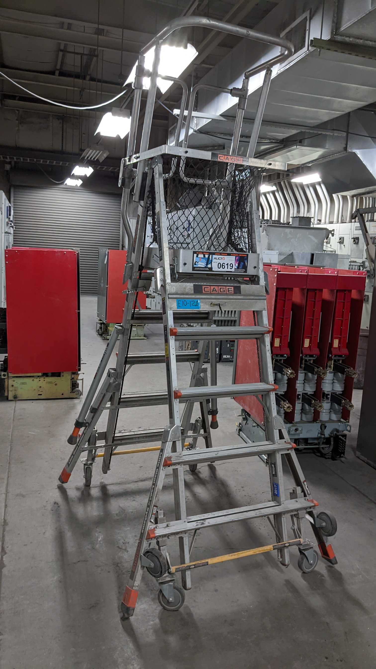 LITTLE GIANT LADDER SYSTEMS 9' LADDER - MATERIAL HANDLING