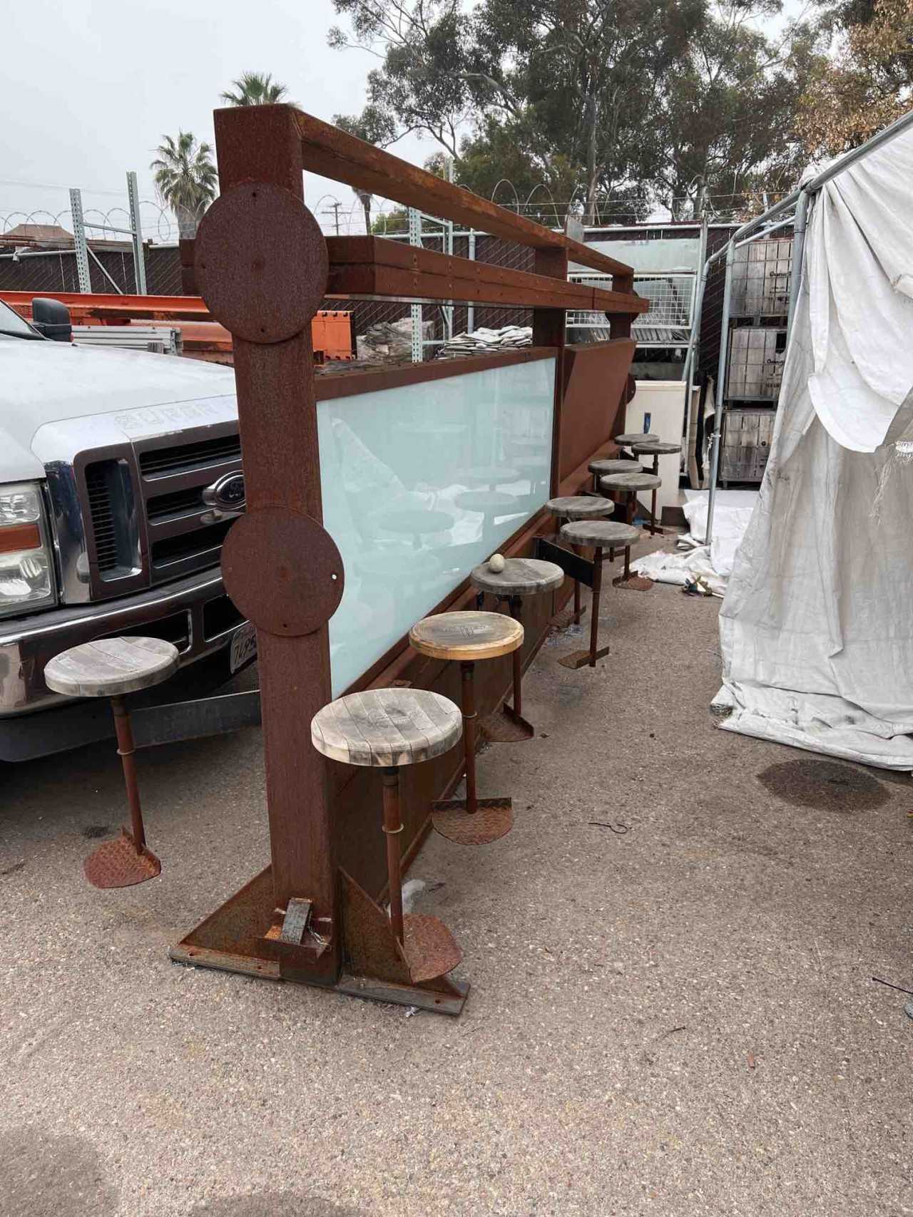Metal Work Bench - MATERIAL HANDLING Metal Work Bench - MATERIAL HANDLING