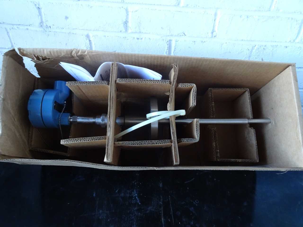 ROSEMOUNT pressure TRansmitter in Box - INSTRUMENTATION