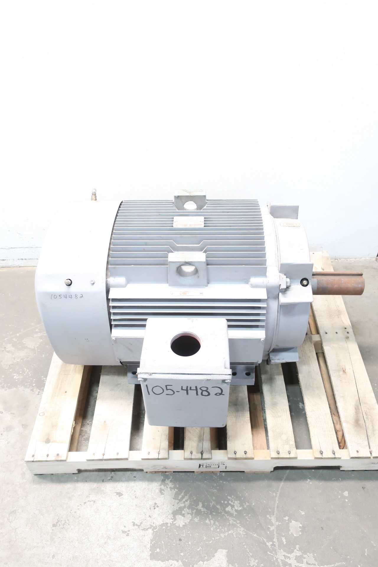 GENERAL ELECTRIC GE 5K445BL209B TRI-CLAD 445T 3PH 200HP 1785RPM 3-3/8IN 460V-AC AC MOTOR - ELECTRIC MOTORS