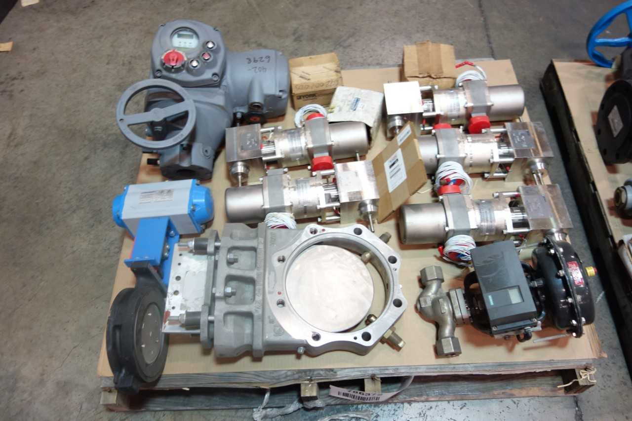 2 PALLETS OF ASSORTED VALVES AND VALVE ACCESSORIES - VALVES