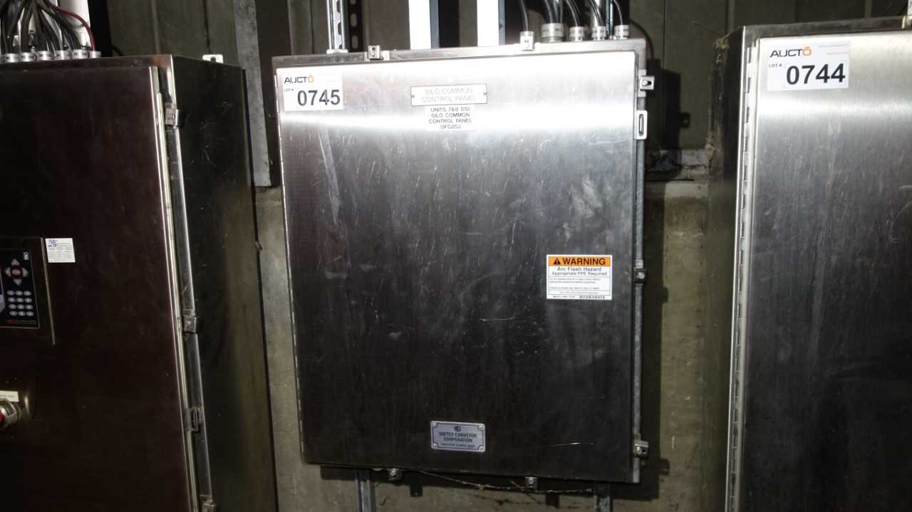 CONTROL PANEL W/ ALLEN BRADLEY 1769 COMPACTLOGIX L30ER CONTROLLER MODULE RACK - AUTOMATION & CONTROLS