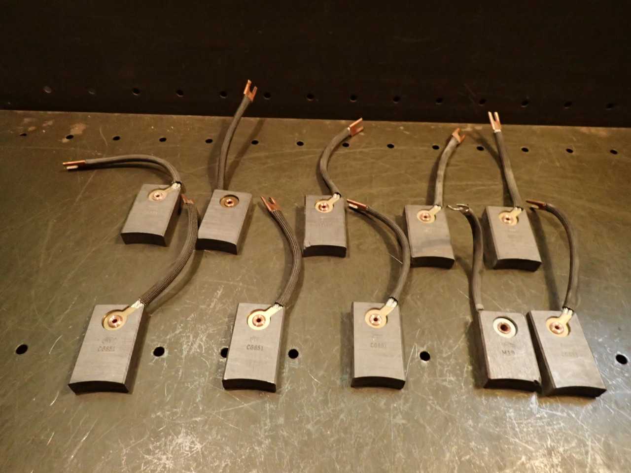 10 Pcs Riveted Single Shunt Position Motor Replacement Brushes 2.5" x 1.5" x 5/8 - ELECTRICAL COMPONENTS