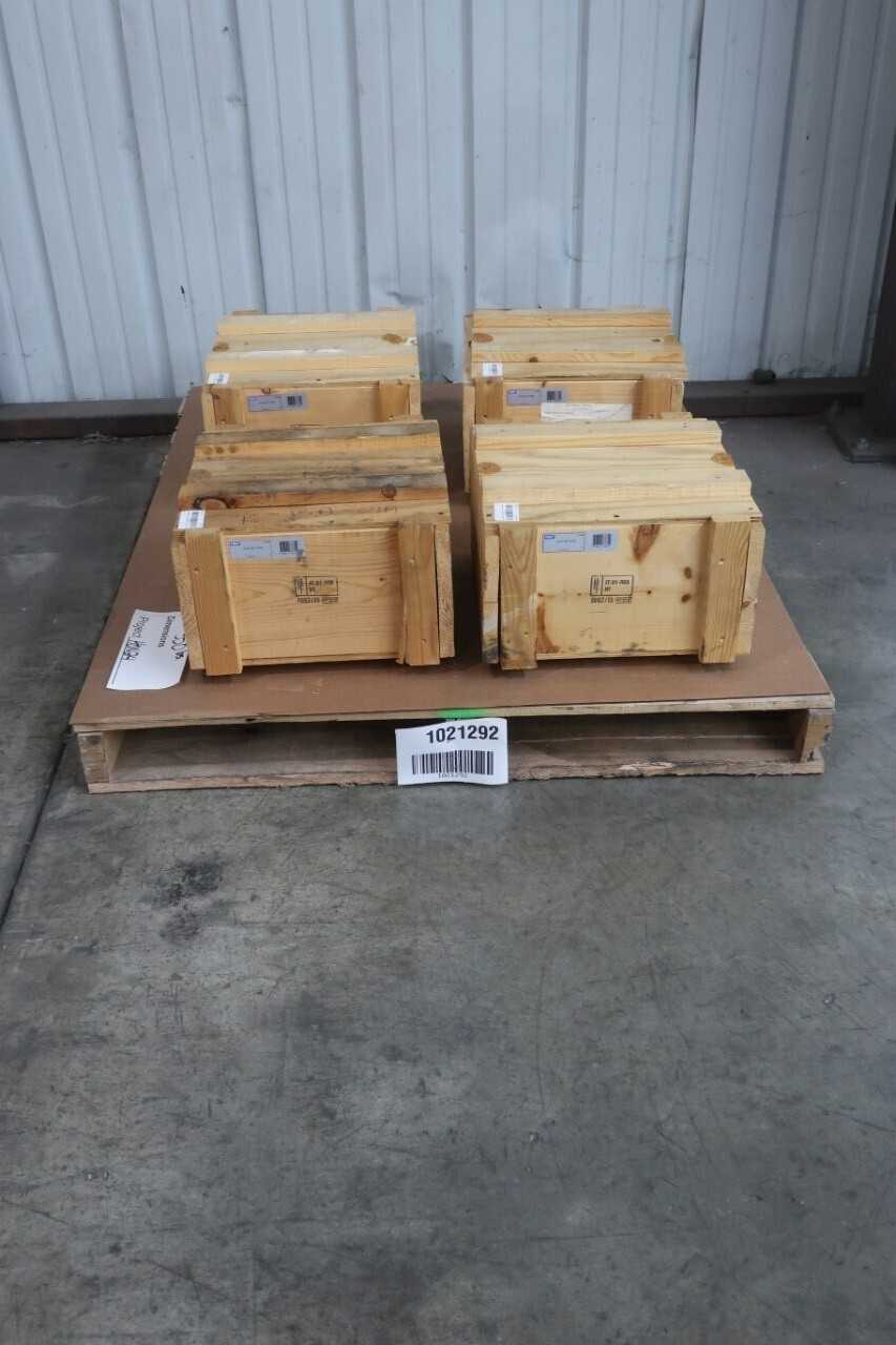 LOT OF 4 SKF BTW 200 CM/SP ROLLER BEARINGS - BEARINGS