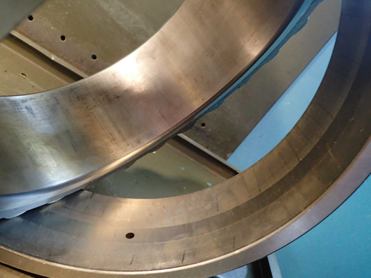 SKF Explorer 23044 CC/C3W33 Roller Bearing 340mm OD 220mm ID 90mm Thick USA Used - BEARINGS