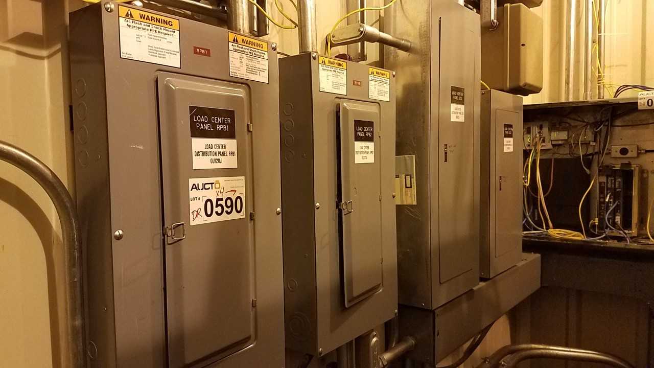 LOT OF 4 SQUARE D DISTRIBUTION PANELBOARD CABINETS - TOOL STORAGE LOT OF 4 SQUARE D DISTRIBUTION PANELBOARD CABINETS - TOOL STORAGE
