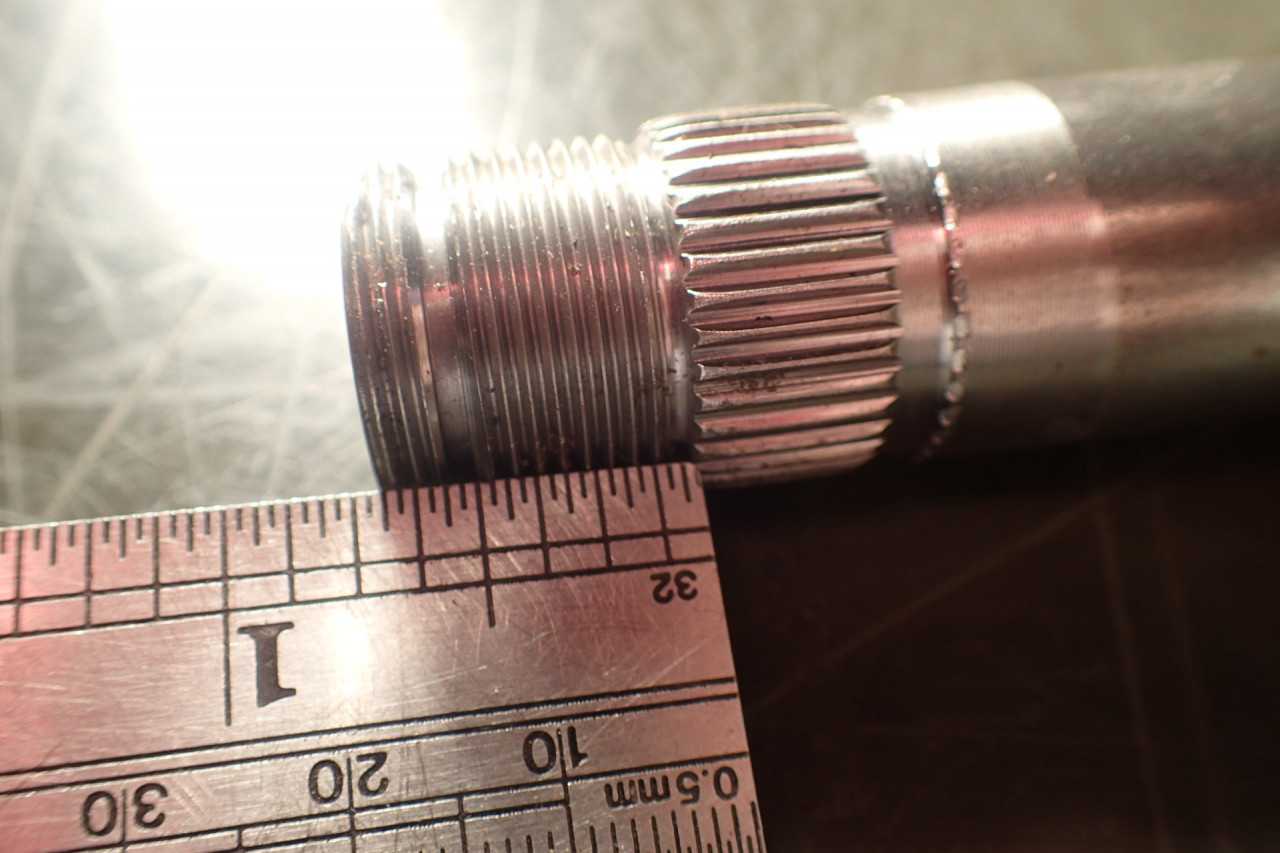 Dana Spicer Glidecote Steering Shaft: 1613521C93, New Old Stock, Made in the USA - MACHINING ACCESSORIES & TOOLING
