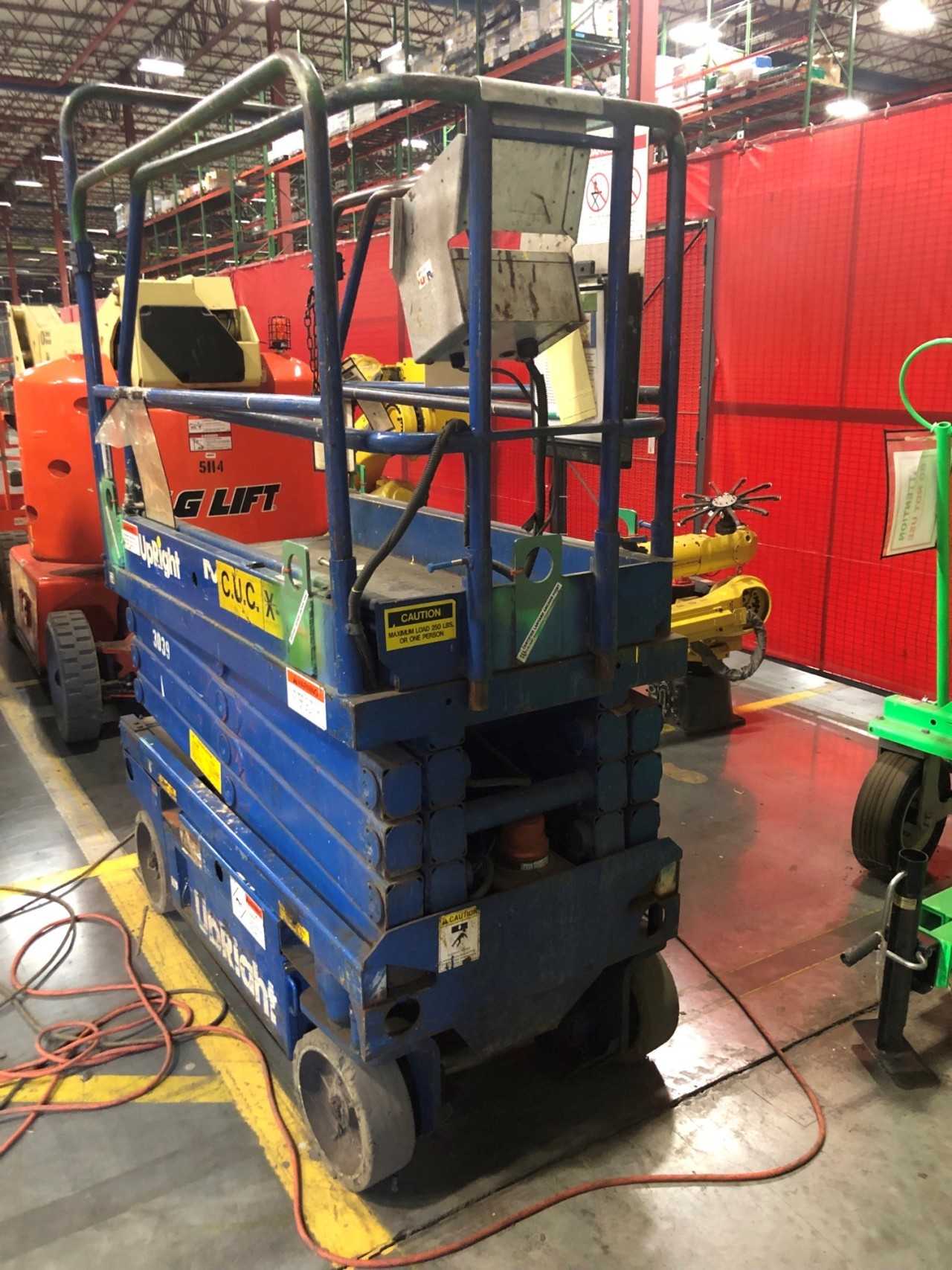 UpRight MX19 Self Propelled Scissor Lift - SCISSOR LIFTS