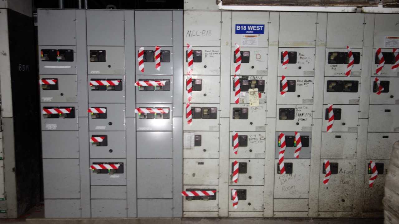 X9 VERTICAL SECTIONS OF EATON FREEDOM 2100 MCC - MOTOR CONTROL CENTERS
