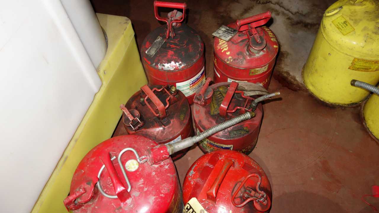 LOT OF ASSORTED GASOLINE, KEROSINE CONTAINERS - ELECTRIC POWER TOOLS