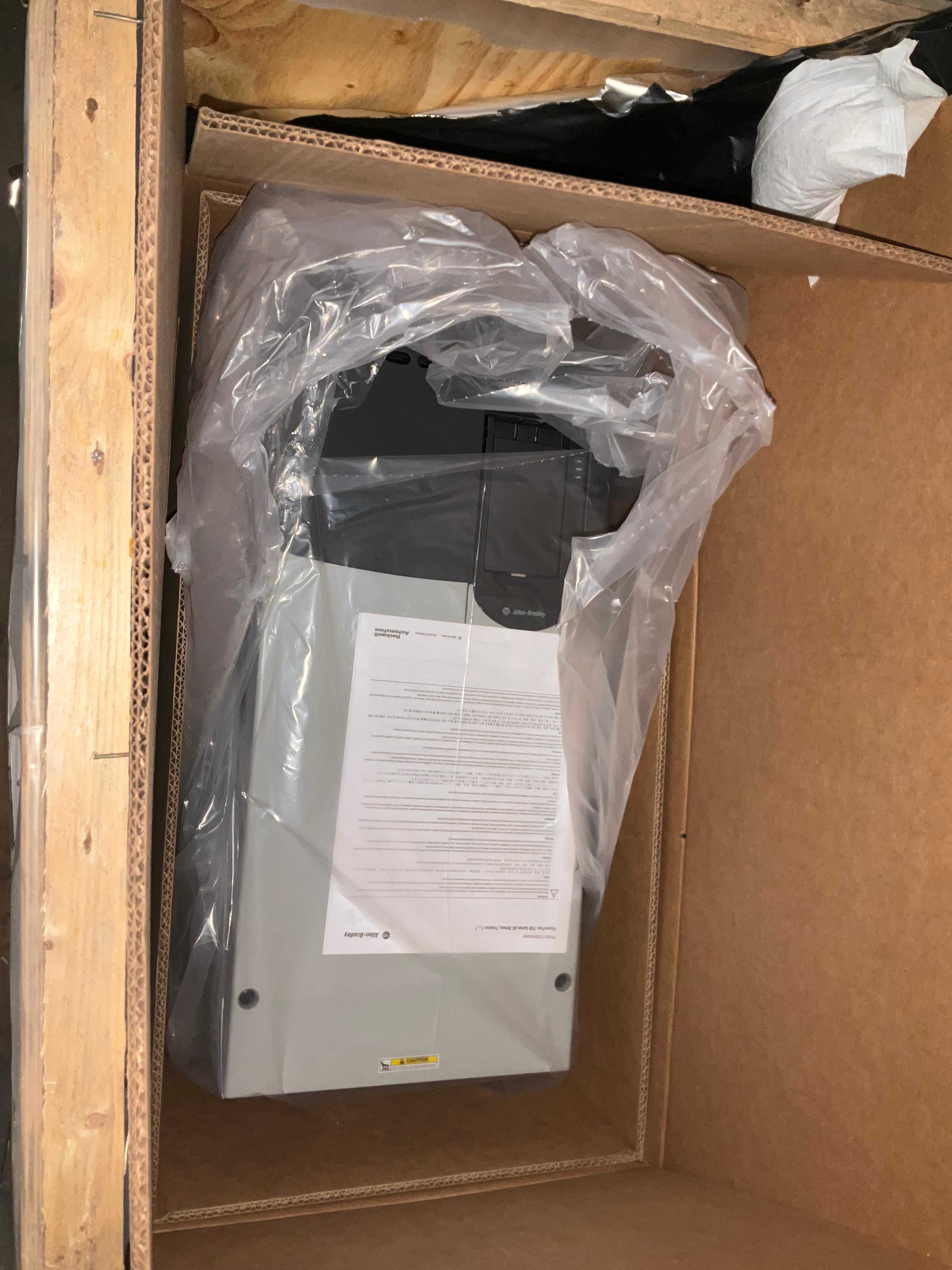 ALLEN BRADLEY POWERFLEX 753 VFD MOTOR DRIVE - MOTOR DRIVES