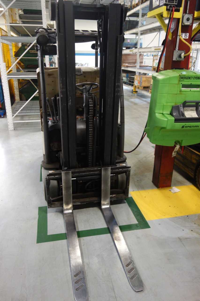 2012 Crown SC5245-40 Electric forklift, 4000lb capacity (DELAYED REMOVAL) - FORKLIFTS