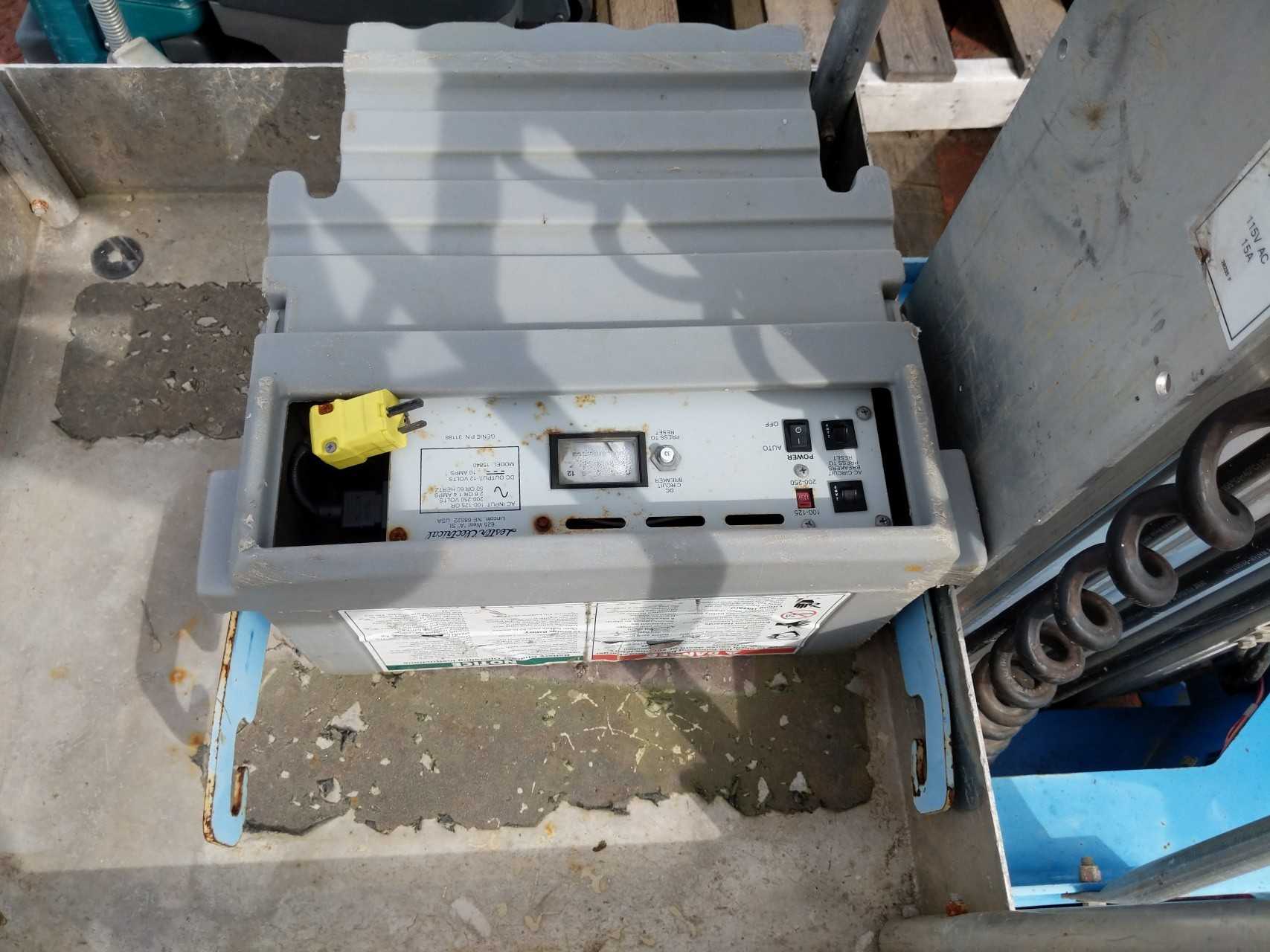 GENIE AWP-25S AERIAL WORK PLATFORM - MATERIAL HANDLING